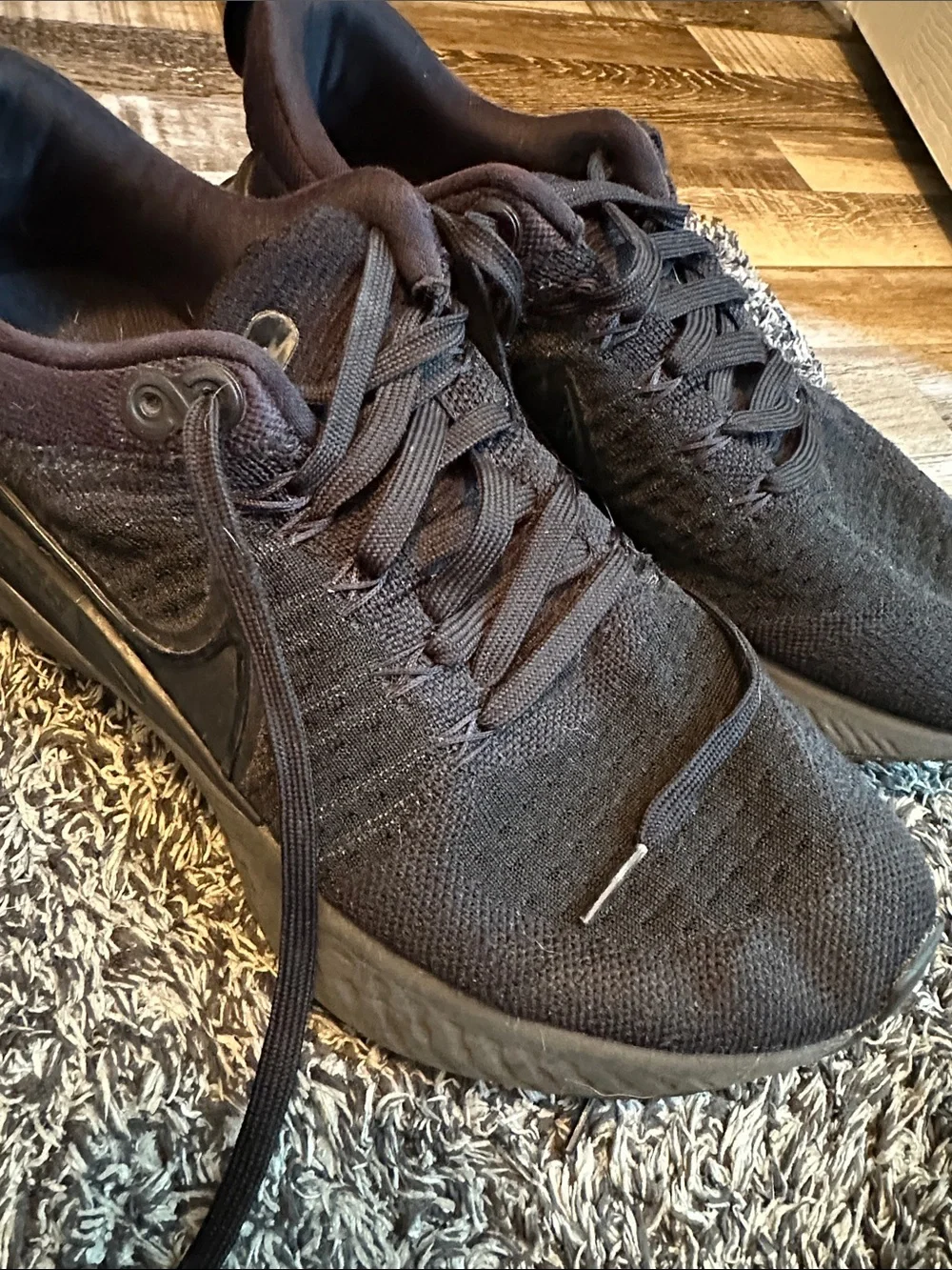 Nike Men’s Size 9.5 Black Infinity Flyknit Athletic Sneakers